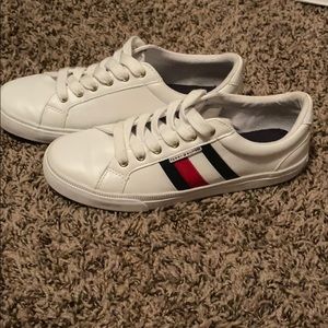 Tommy shoes